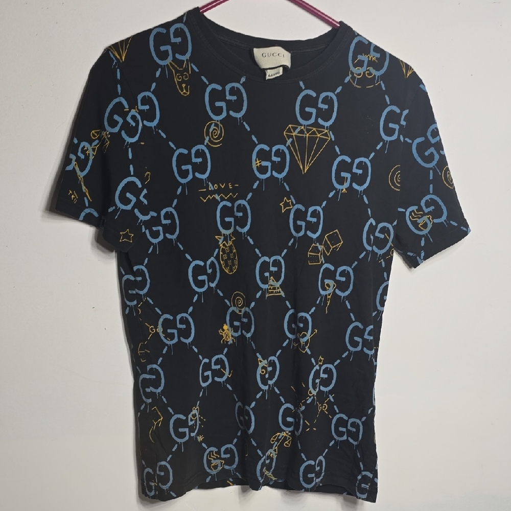 Gucci Black Tee with Light Blue GG Chain and Gold Motif Print